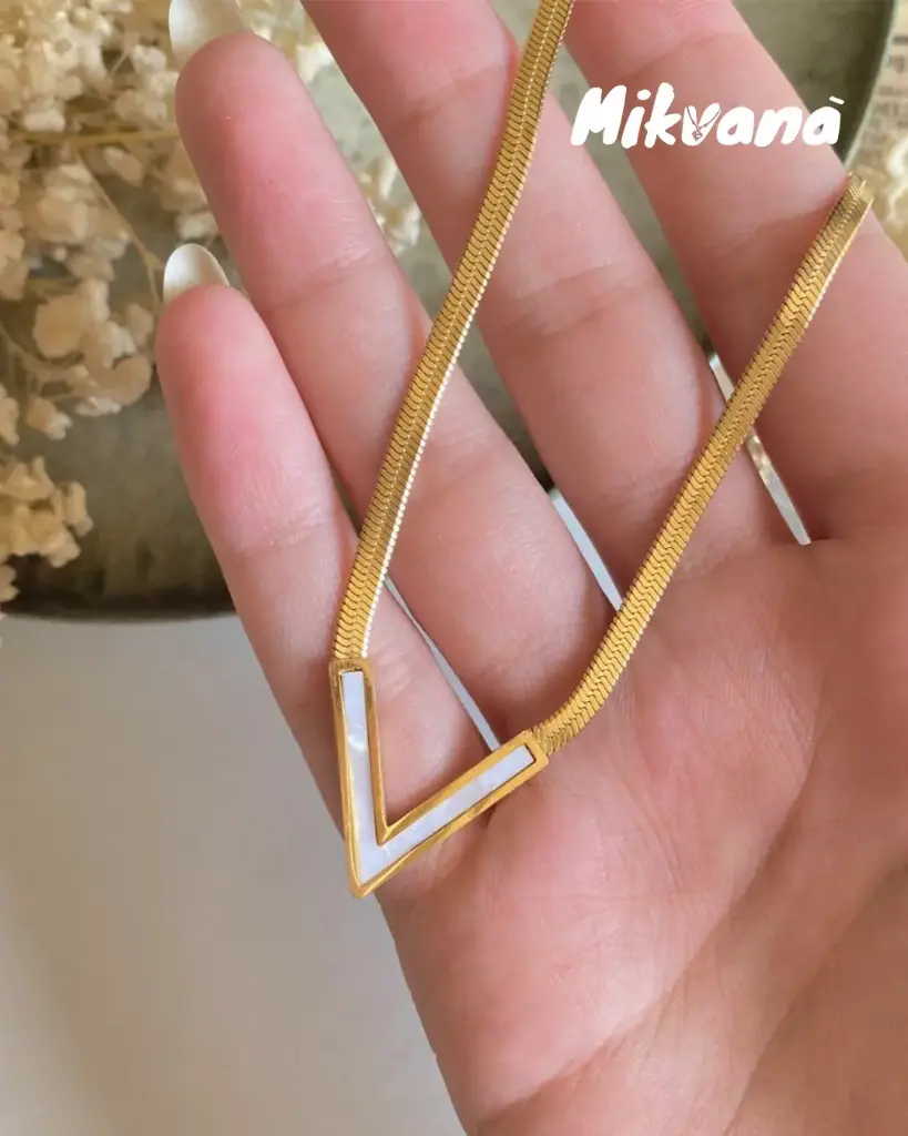 V Necklace