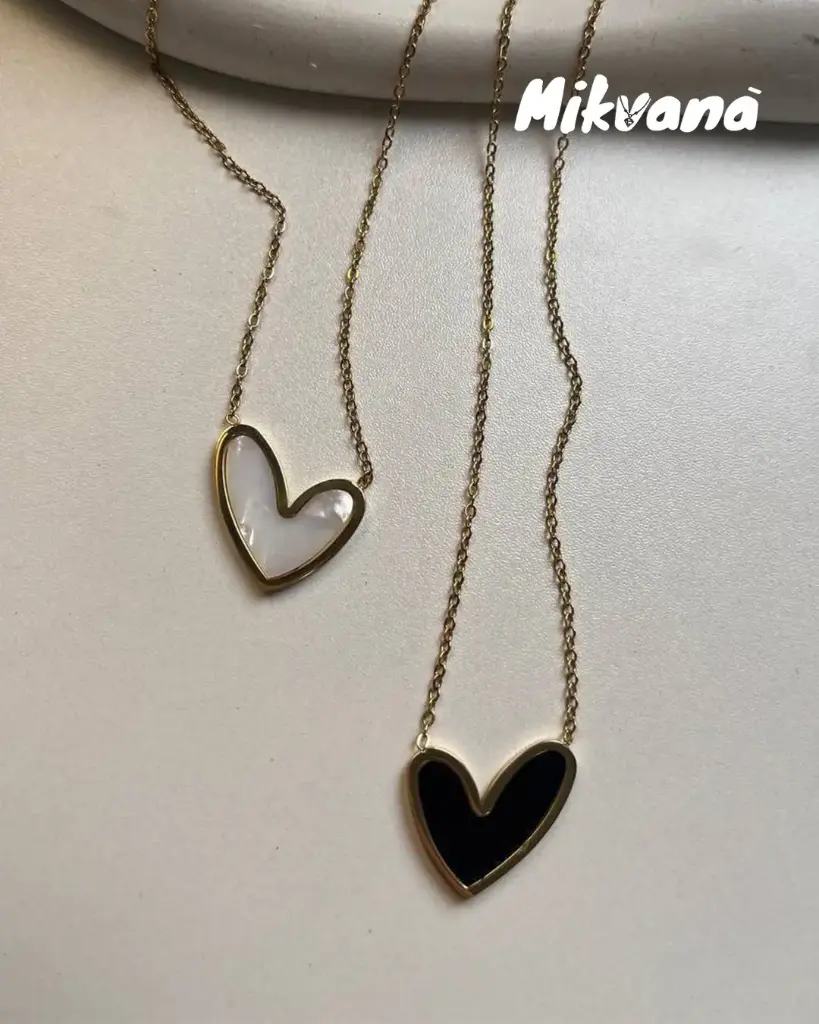Sweetheart Necklace (White)