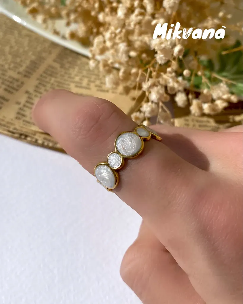 Lolia Ring